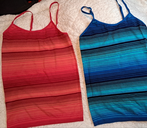 Tops - Picture 2 of 4